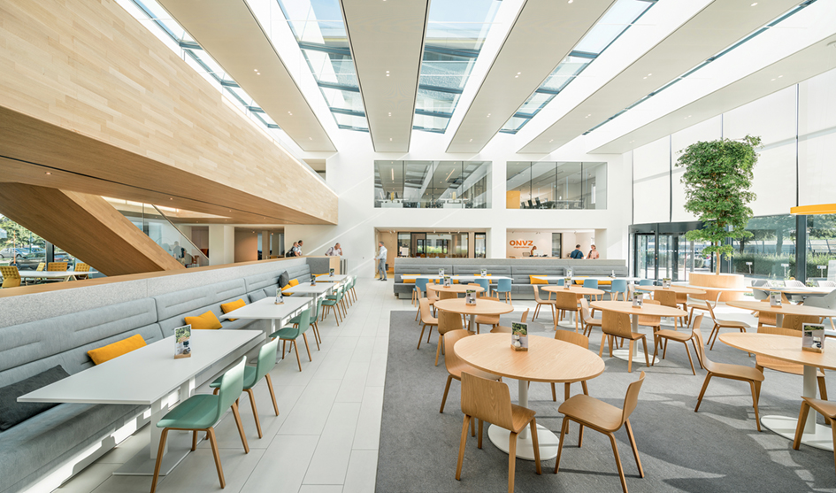 开云（中国） - 桌几|餐桌|办公家具|设计师家具|Dizzie 餐台/洽谈台